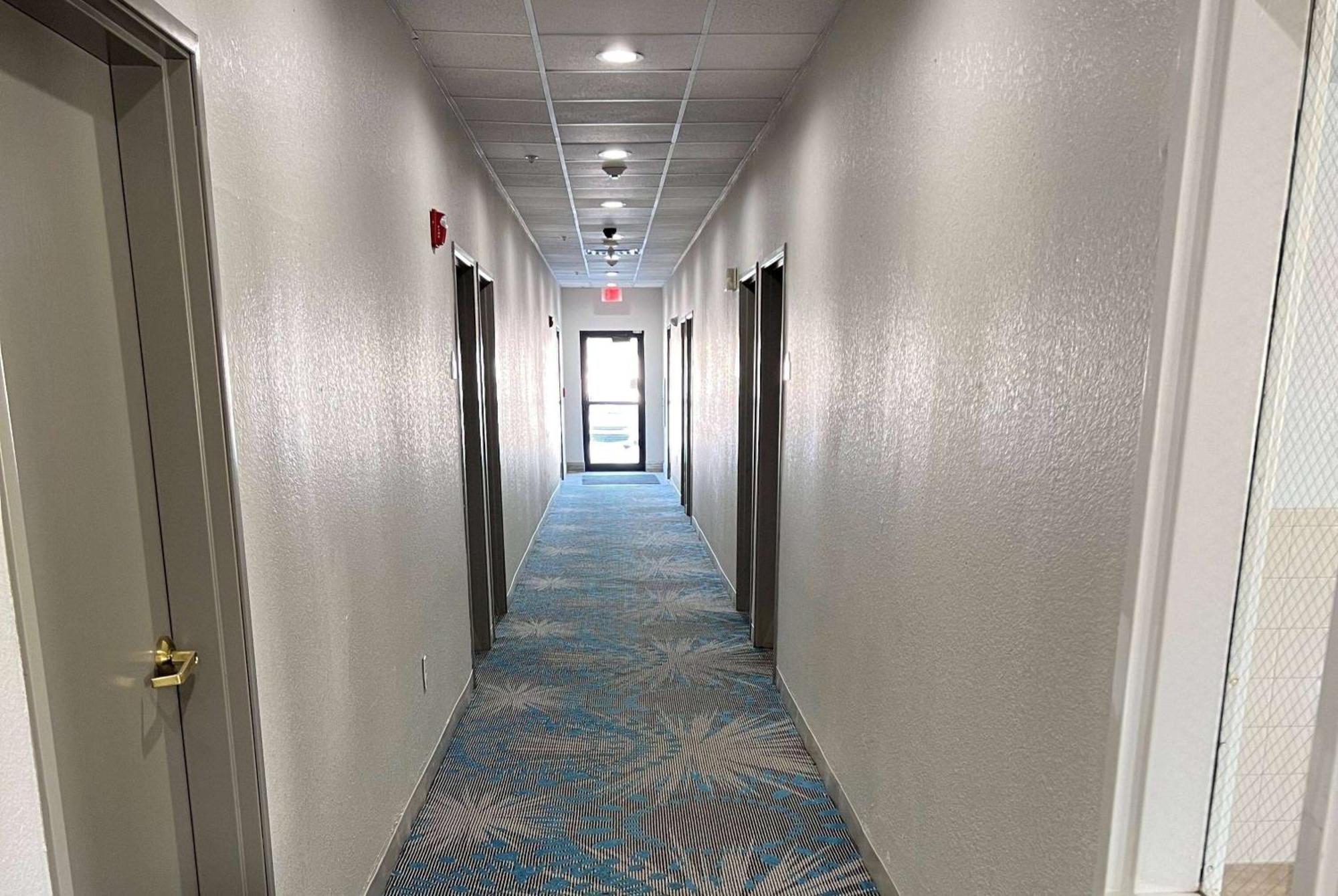 Days Inn By Wyndham Near Kansas Speedway Kansas City Extérieur photo